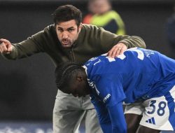 Mirwan Suwarso Bagikan Momen Cesc Fabregas Lembur meski Como 1907 Menang