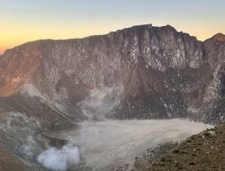 Aktivitas Gunung Egon di Sikka NTT Meningkat Pengunjung Diimbau Tak Dekati Area Kawah