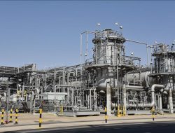 Arab Saudi Menutup Aramco Kilang Minyak Terbesarnya Setelah Serangan