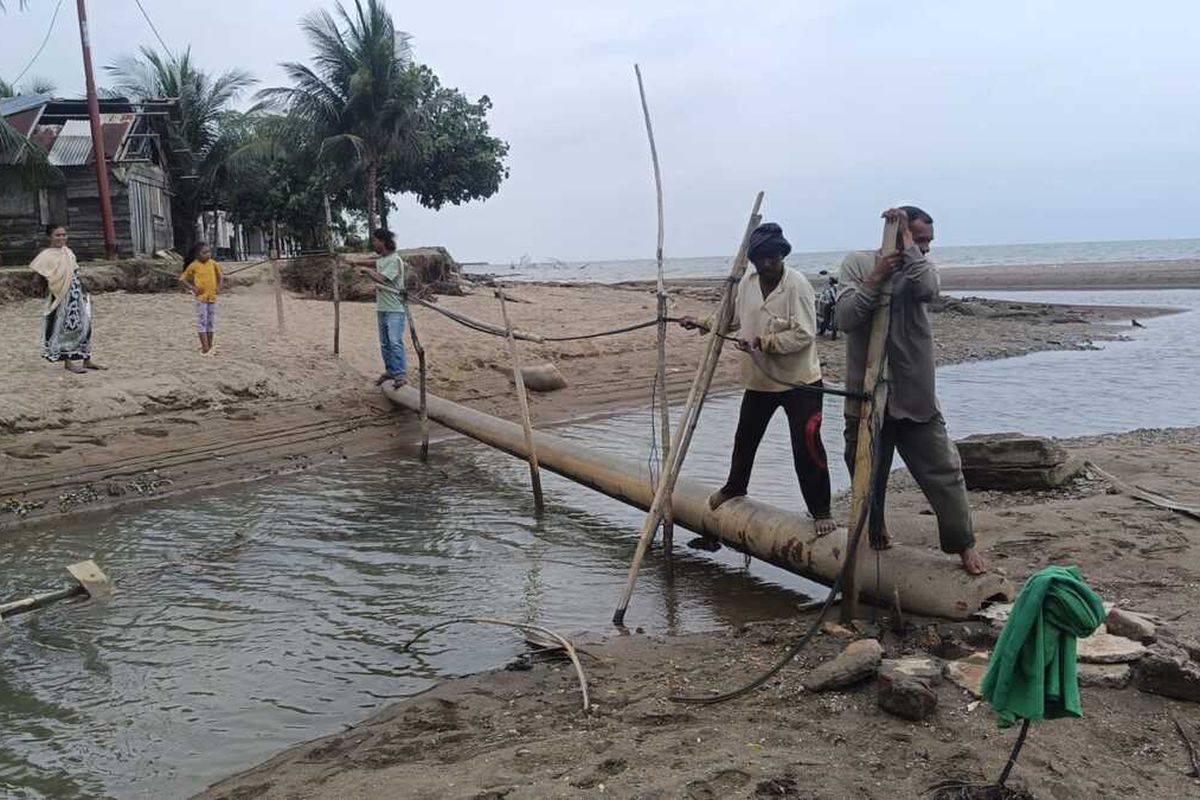 Jalanan Amblas di Aceh